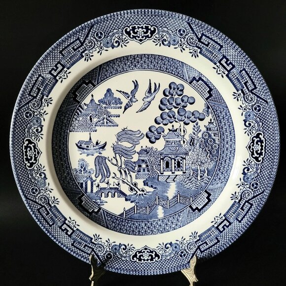 Churchill England Blue Willow Dinner Plate, Blue and White Chinoiserie - Picture 1 of 4